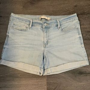 💙Levi’s size 31 light blue, red tag cuffed shorts Casual Basic Minimalist Core